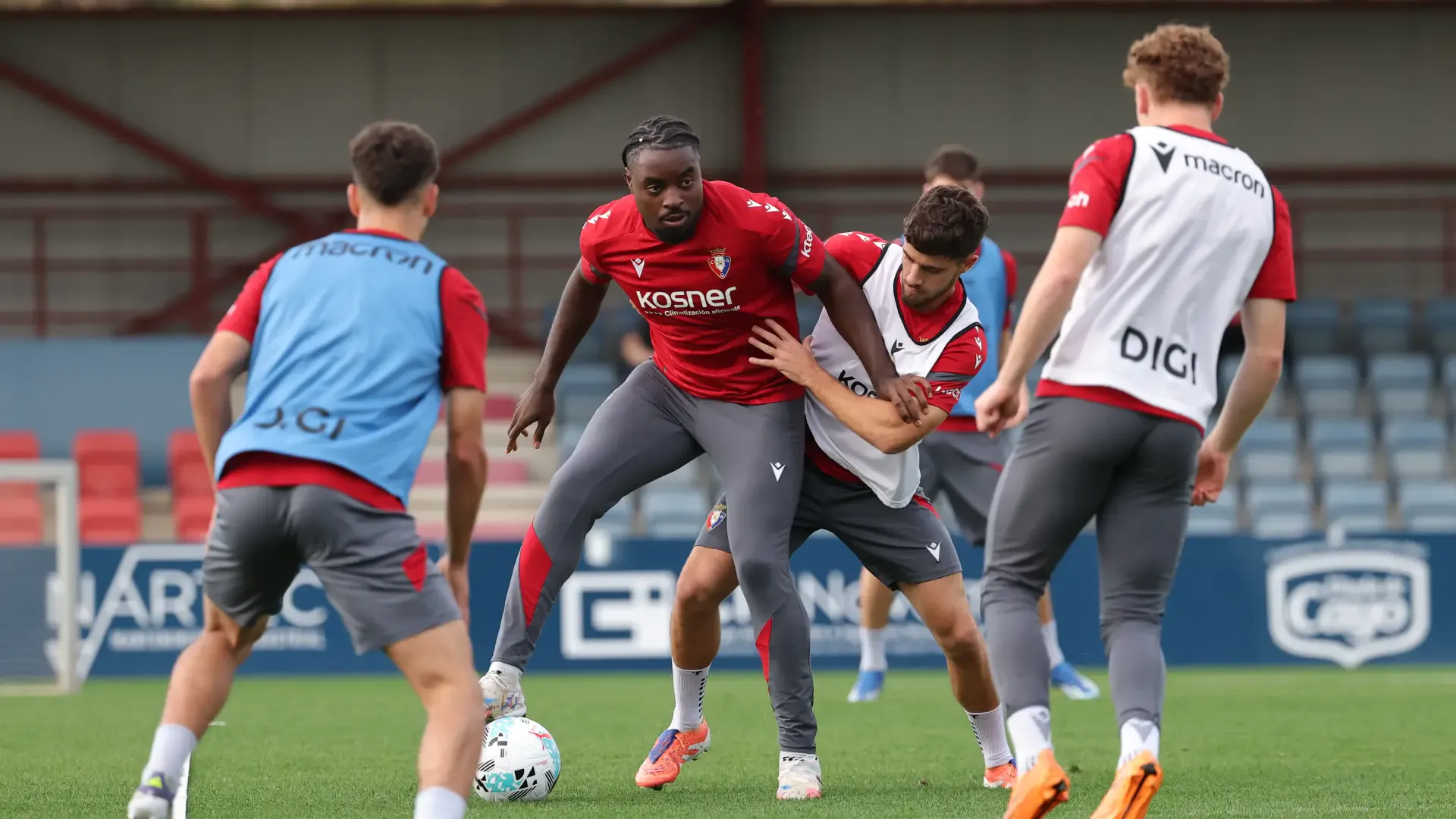 奥萨苏纳塔霍纳尔重启集训，全力备战马德里竞技西甲硬仗